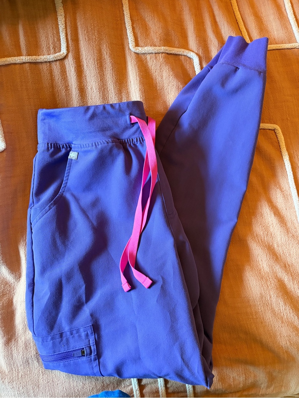 Figs size small pants